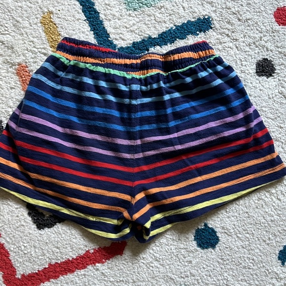 Primary rainbow stripe shorts size 5 - Picture 3 of 4